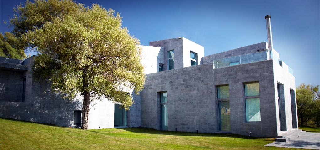 Picture outside the villa